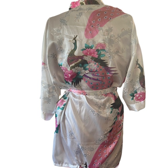Women’s white peacock print robe kimono|small - Picture 2 of 5